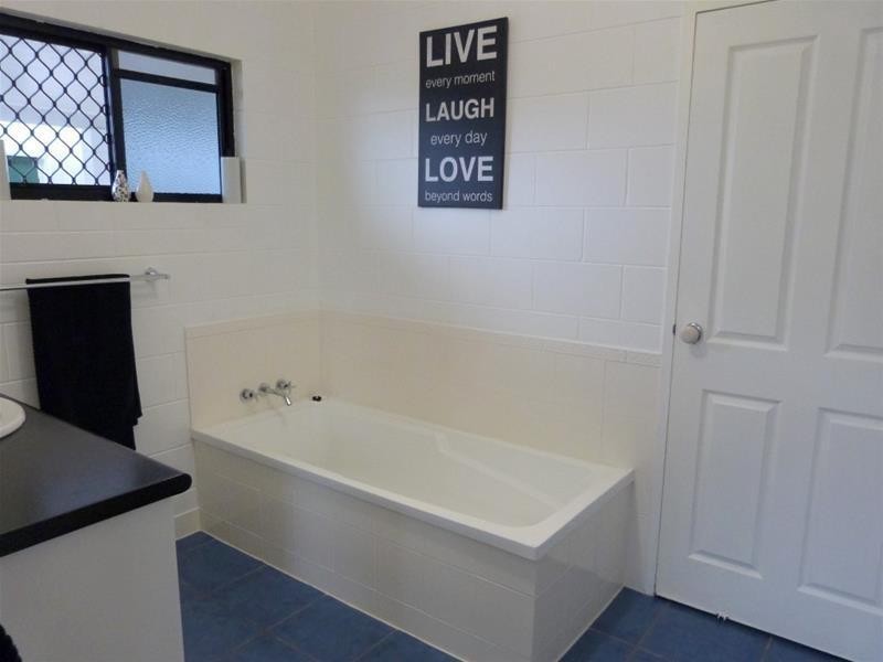 2 Corbett Close, Bulgun QLD 4854