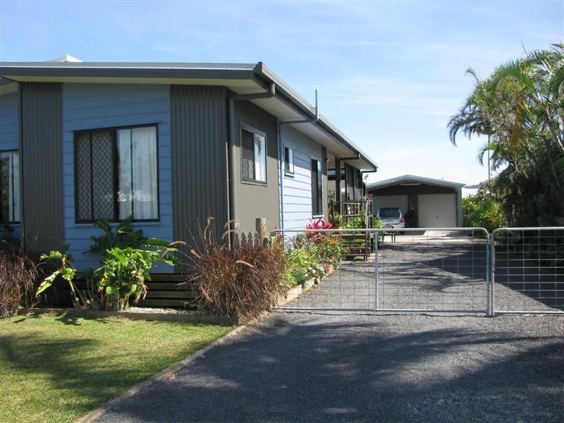 15 Buccaneer Street, South Mission Beach QLD 4852