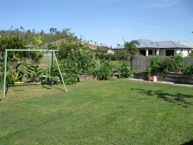 15 Buccaneer Street, South Mission Beach QLD 4852