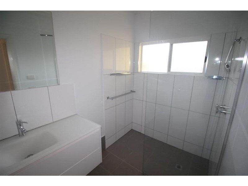 24 Bamber Street, Tully QLD 4854