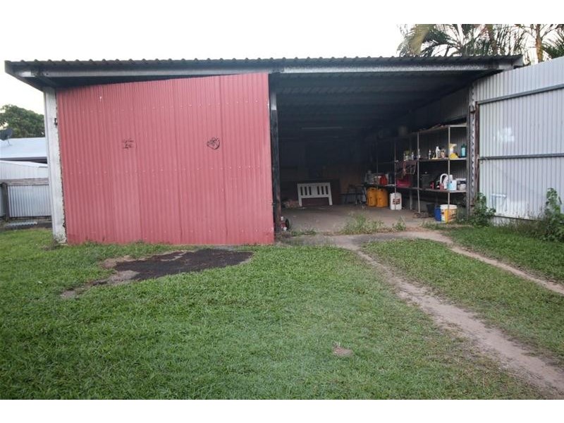 24 Bamber Street, Tully QLD 4854