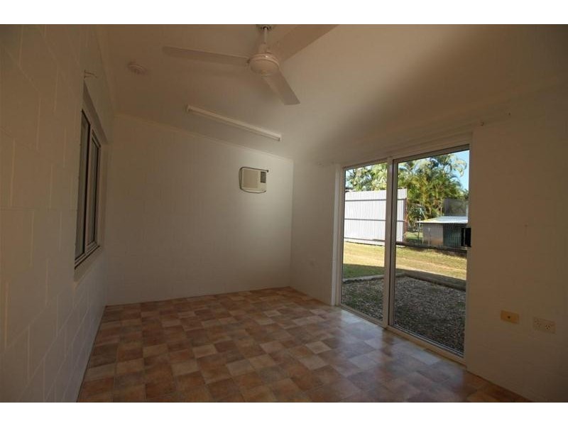 24 Bamber Street, Tully QLD 4854