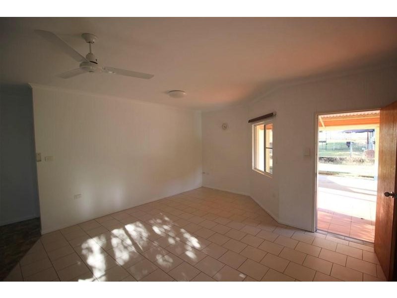 24 Bamber Street, Tully QLD 4854