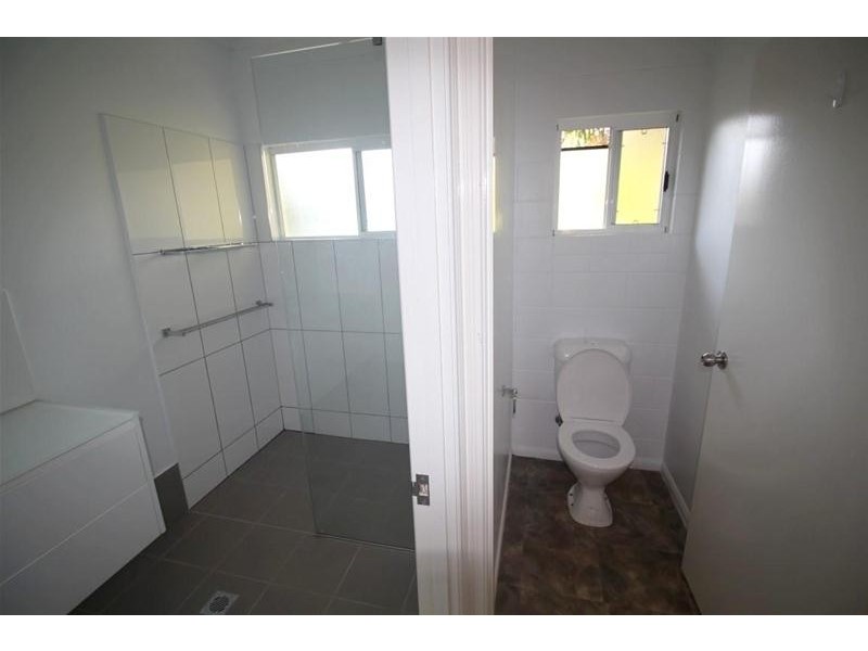 24 Bamber Street, Tully QLD 4854