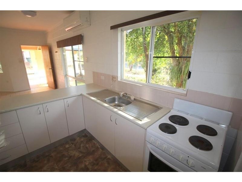 24 Bamber Street, Tully QLD 4854