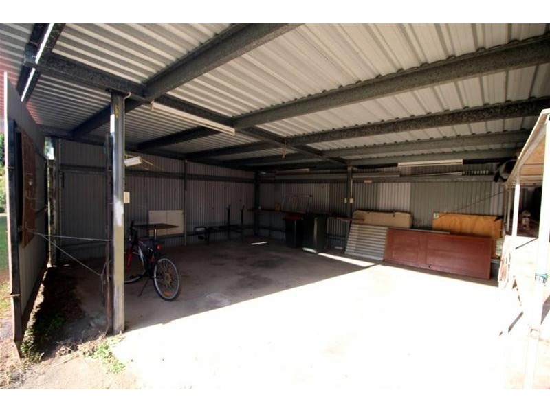 24 Bamber Street, Tully QLD 4854