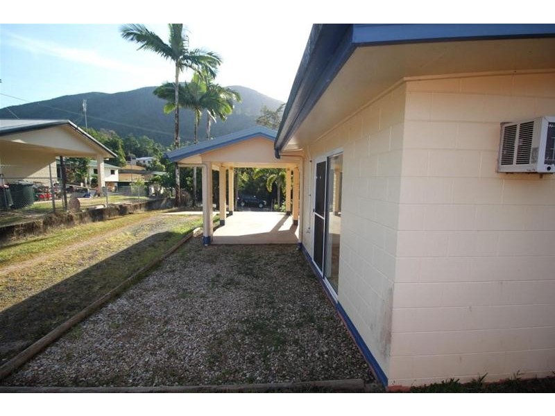 24 Bamber Street, Tully QLD 4854