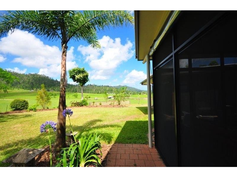 717 Old Tully Road, Djarawong QLD 4854