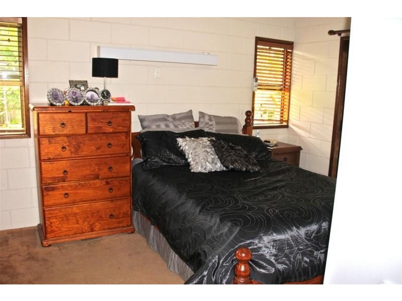 19 Casuarina Street, Tully Heads QLD 4854