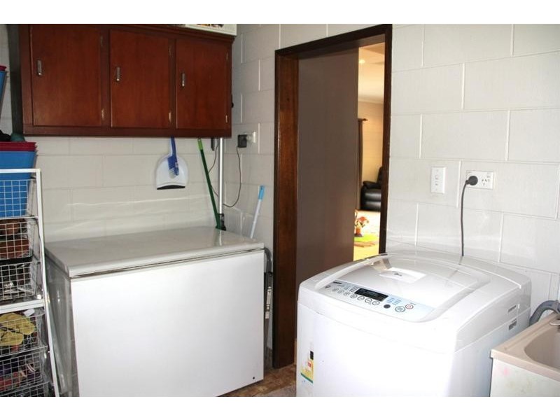 19 Casuarina Street, Tully Heads QLD 4854