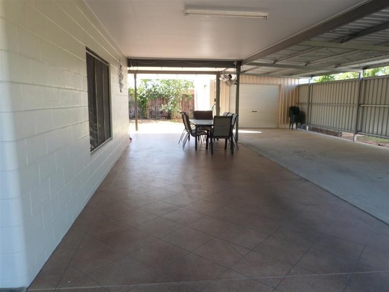 19 Casuarina Street, Tully Heads QLD 4854