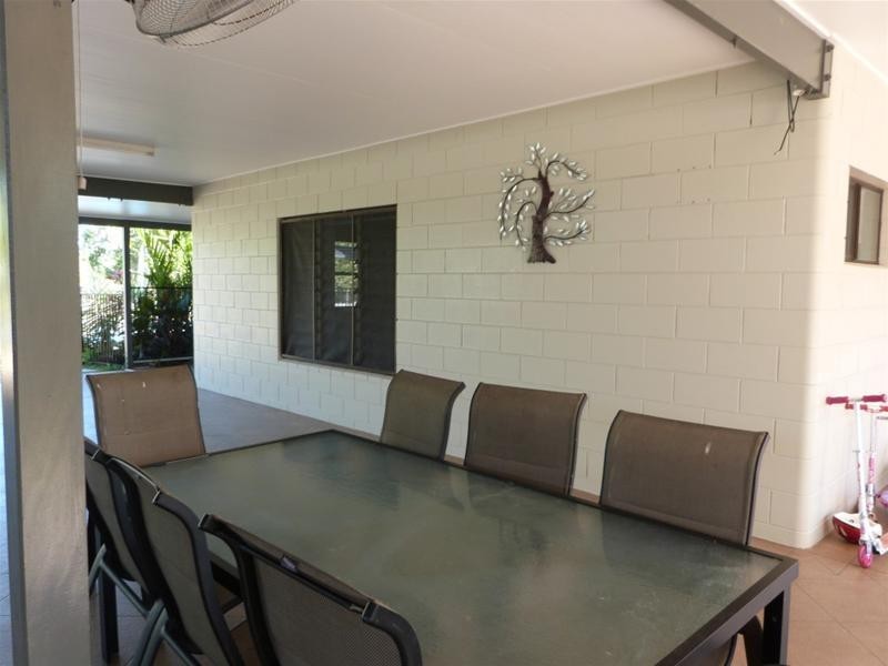 19 Casuarina Street, Tully Heads QLD 4854