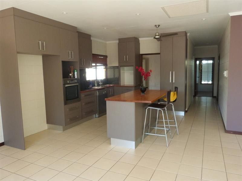 19 Casuarina Street, Tully Heads QLD 4854