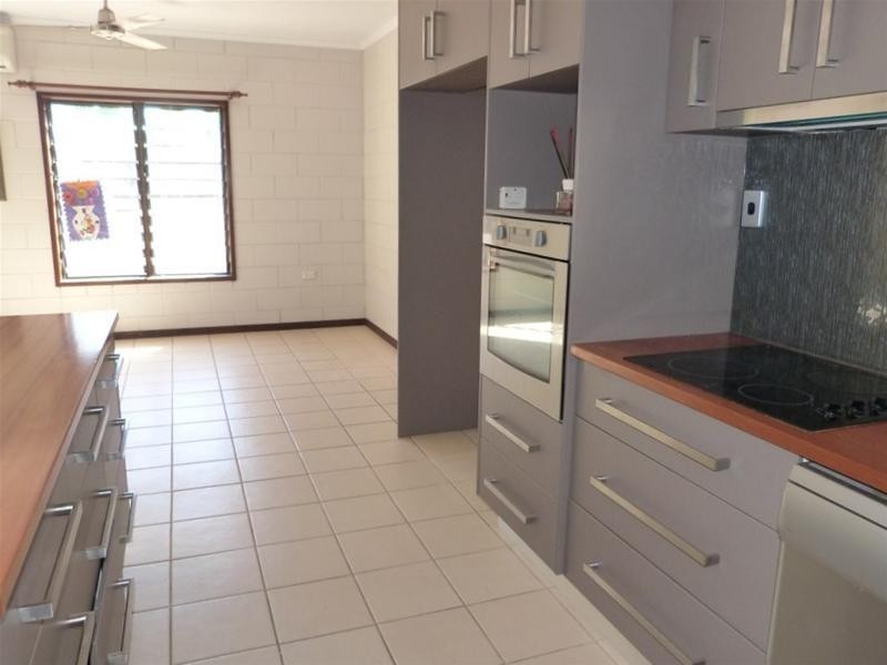 19 Casuarina Street, Tully Heads QLD 4854