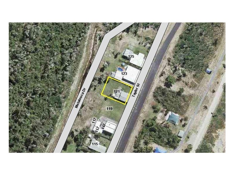 121 Taylor Street, Tully Heads QLD 4854
