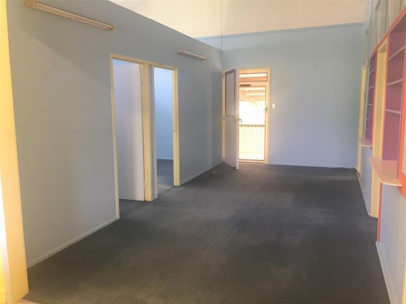 121 Taylor Street, Tully Heads QLD 4854