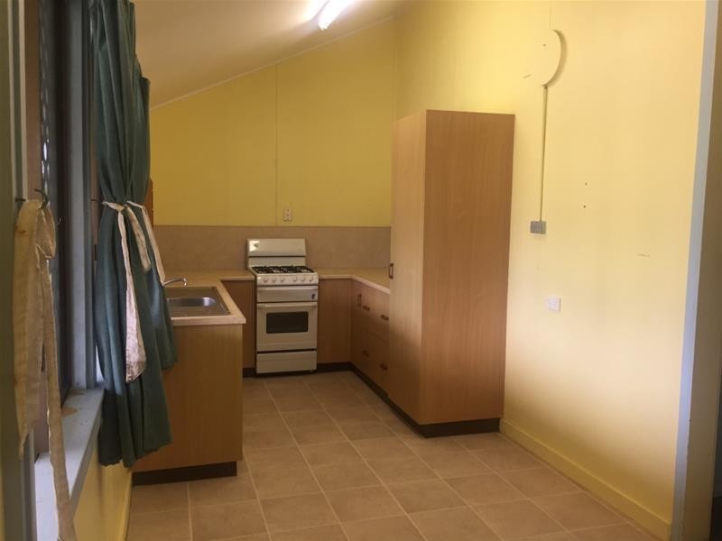 121 Taylor Street, Tully Heads QLD 4854