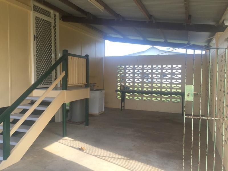 121 Taylor Street, Tully Heads QLD 4854