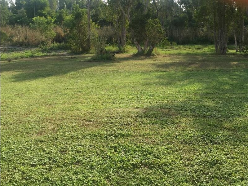 121 Taylor Street, Tully Heads QLD 4854