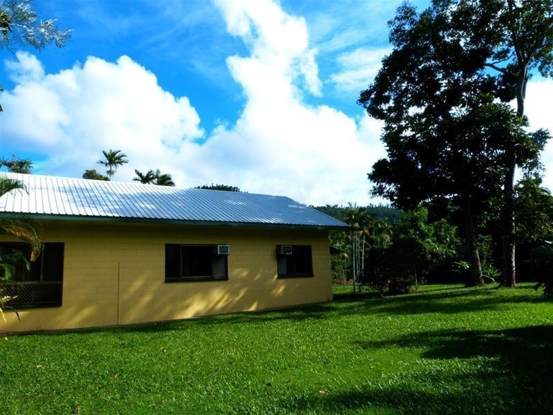 32 Bingil Bay Road, Bingil Bay QLD 4852