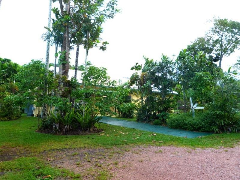 32 Bingil Bay Road, Bingil Bay QLD 4852