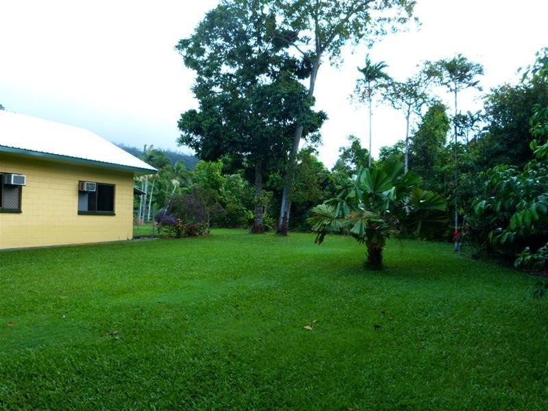 32 Bingil Bay Road, Bingil Bay QLD 4852