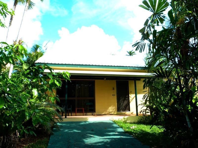 32 Bingil Bay Road, Bingil Bay QLD 4852