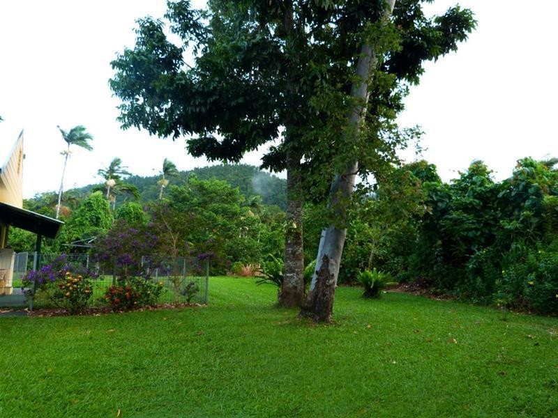 32 Bingil Bay Road, Bingil Bay QLD 4852