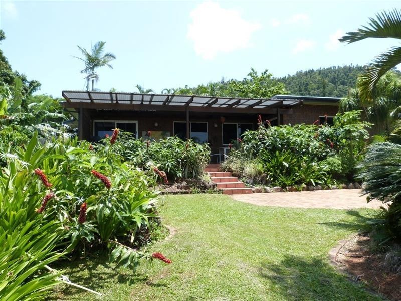 30 Cutten  Street, Bingil Bay QLD 4852