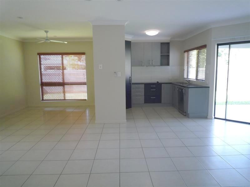 10 Spinnaker Street, South Mission Beach QLD 4852