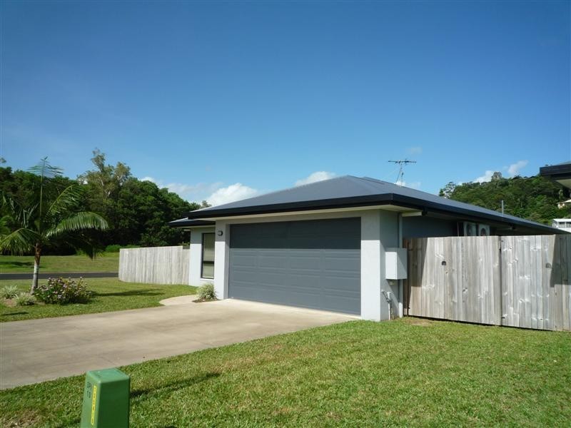 10 Spinnaker Street, South Mission Beach QLD 4852