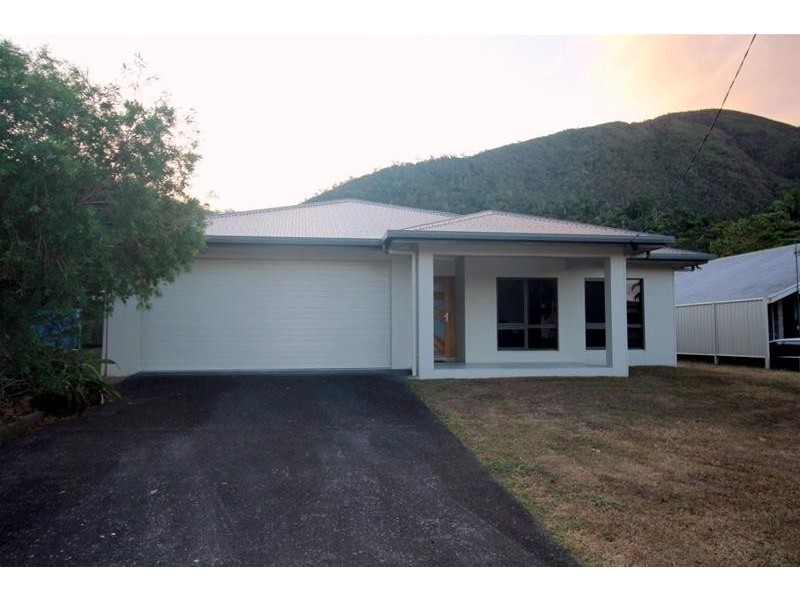 2 Graham Street, Tully QLD 4854