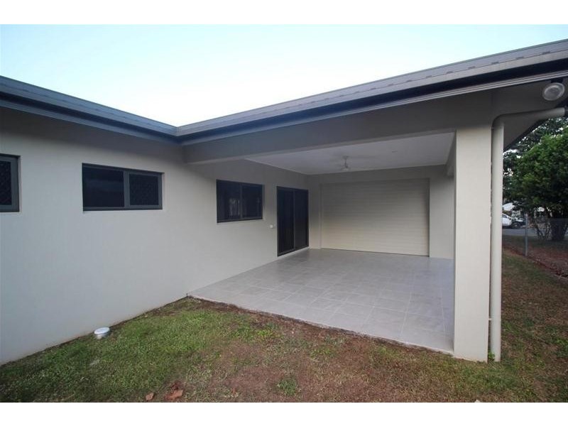 2 Graham Street, Tully QLD 4854