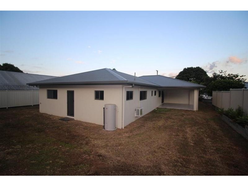 2 Graham Street, Tully QLD 4854
