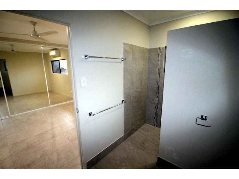 2 Graham Street, Tully QLD 4854