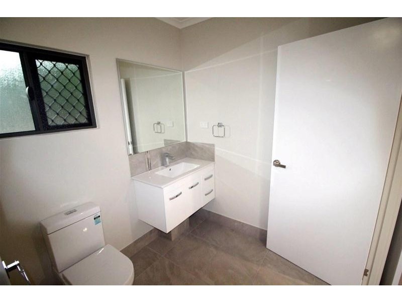 2 Graham Street, Tully QLD 4854