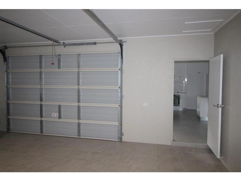 2 Graham Street, Tully QLD 4854