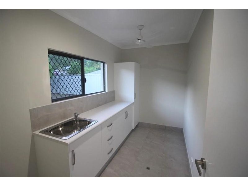 2 Graham Street, Tully QLD 4854