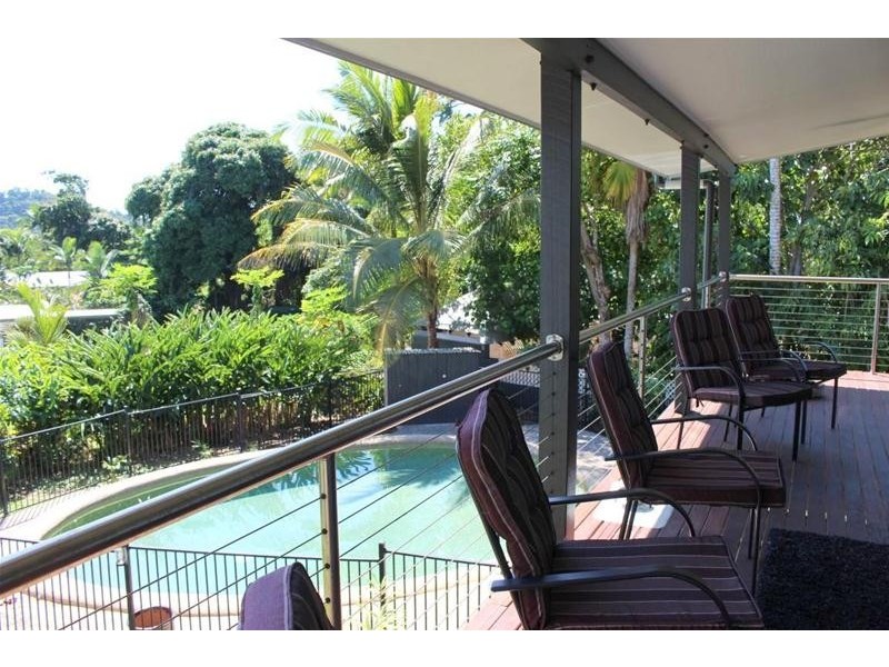 7 Webb Court, Bingil Bay QLD 4852