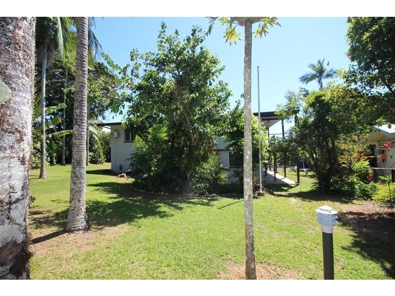 7 Webb Court, Bingil Bay QLD 4852