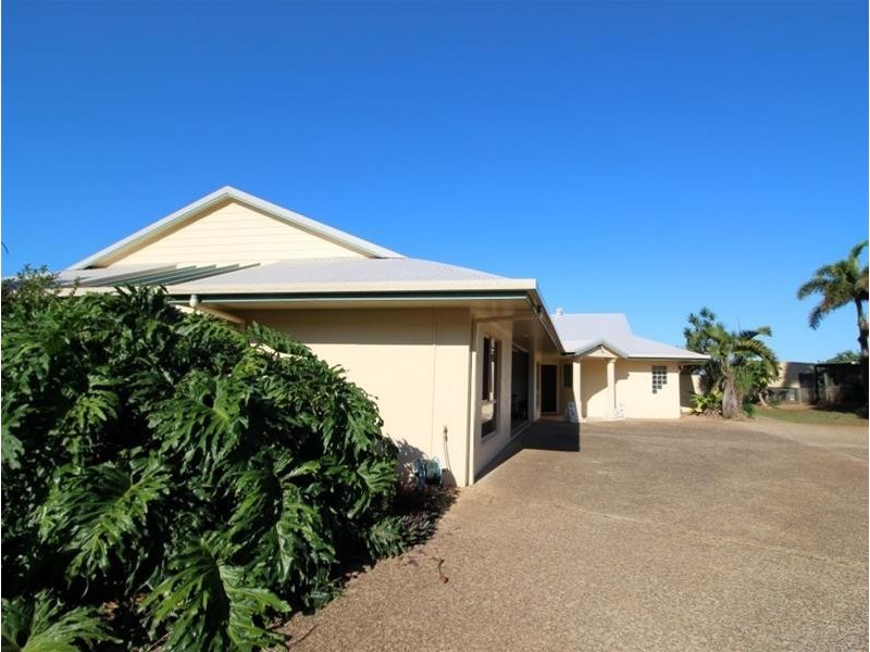 28 Pioneer Street, Bingil Bay QLD 4852