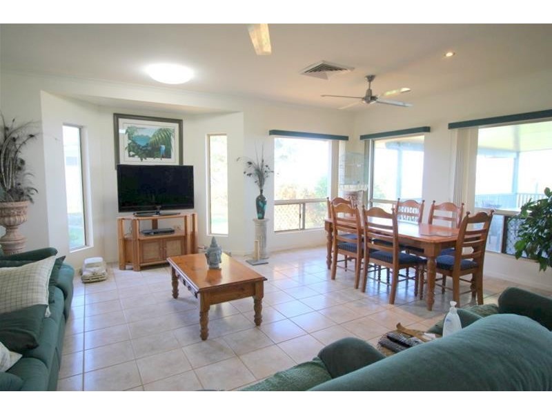 28 Pioneer Street, Bingil Bay QLD 4852