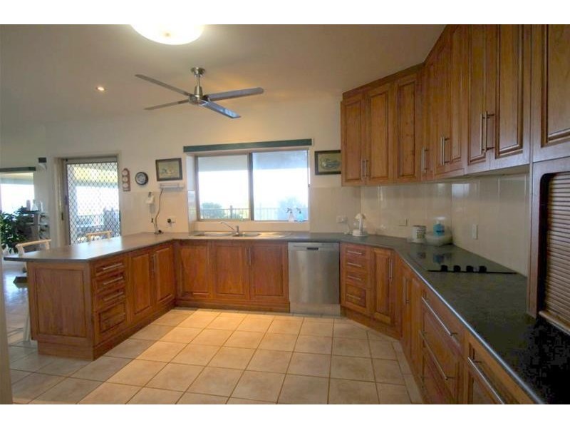 28 Pioneer Street, Bingil Bay QLD 4852