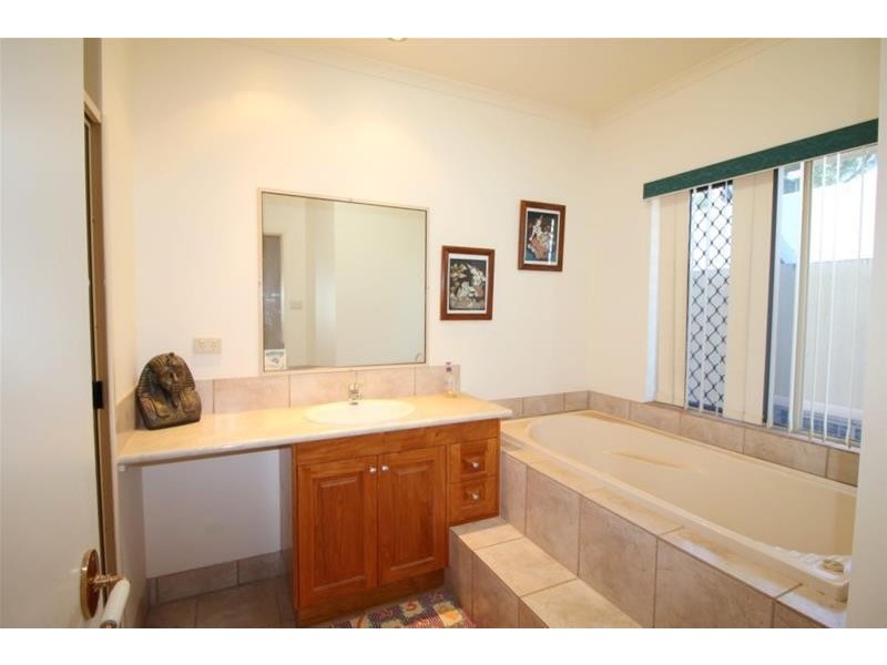 28 Pioneer Street, Bingil Bay QLD 4852