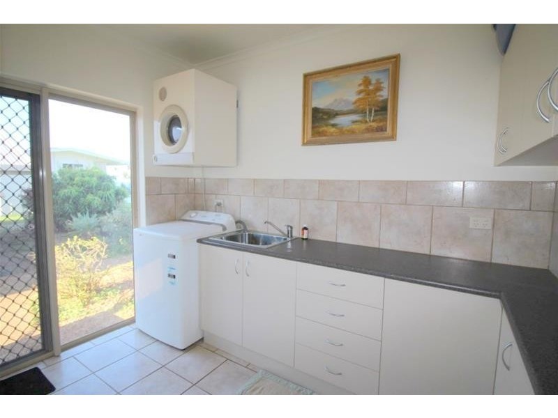 28 Pioneer Street, Bingil Bay QLD 4852