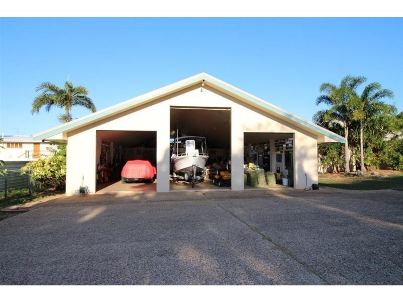 28 Pioneer Street, Bingil Bay QLD 4852