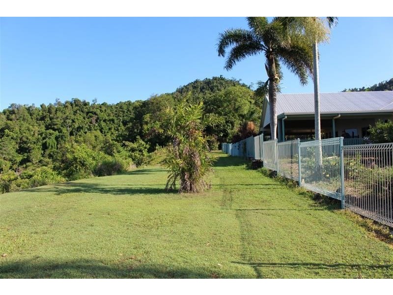 28 Pioneer Street, Bingil Bay QLD 4852