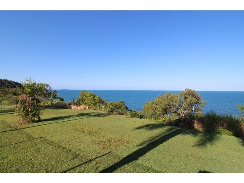 28 Pioneer Street, Bingil Bay QLD 4852