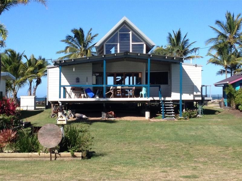 28 Taylor Street, Tully Heads QLD 4854