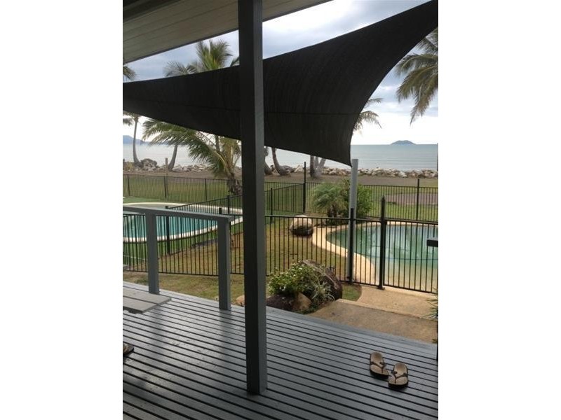 28 Taylor Street, Tully Heads QLD 4854